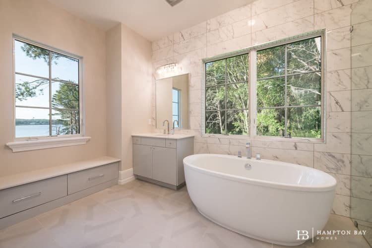 Villa Affaccio Bathroom | Hampton Bay Homes