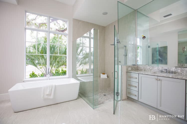 Casa Sull Albero Bathroom | Hampton Bay Homes